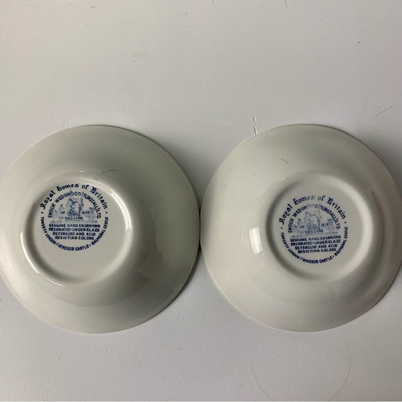 Two Vintage Wedgwood “Royal Homes of Britain” Porcelain Bowls - Picture 6 of 8